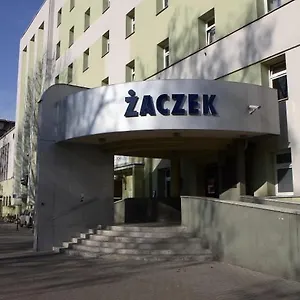 https://zaczek-hotele-studenckie.krakowhotelspoland.com