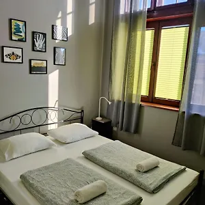 https://viki-hostel.krakowhotelspoland.com